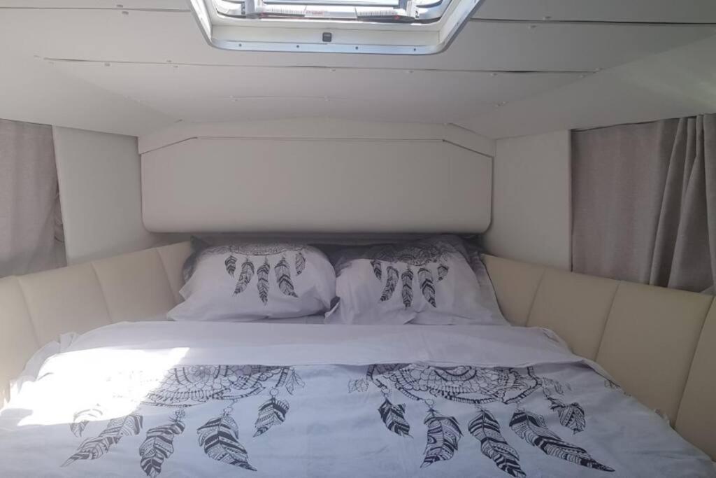 Botel Carnon- Plage : Un Veritable Flottant